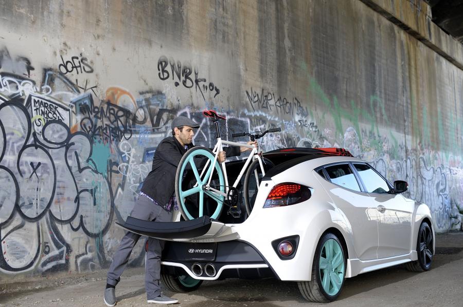  Hyundai Veloster C3 Roll Top Concept 2012 года  (фото 14 из 32)